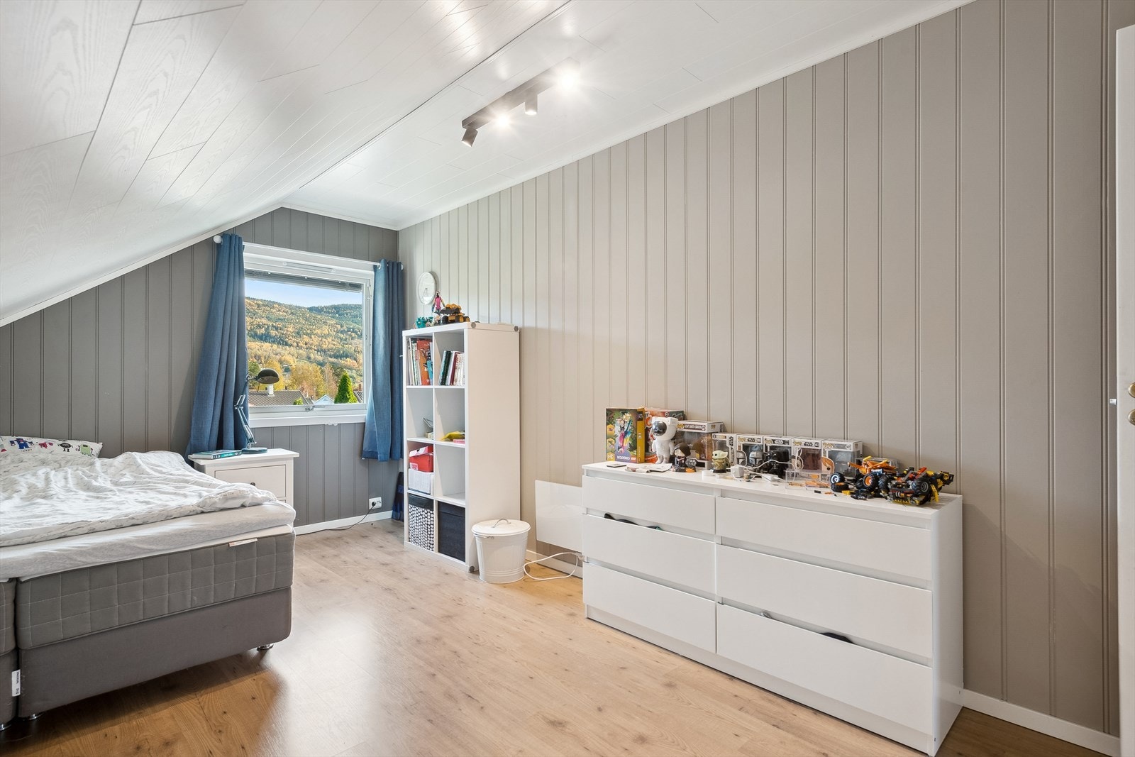 2 soverom i 2. etasje hvorav ett med bod Galleribilde