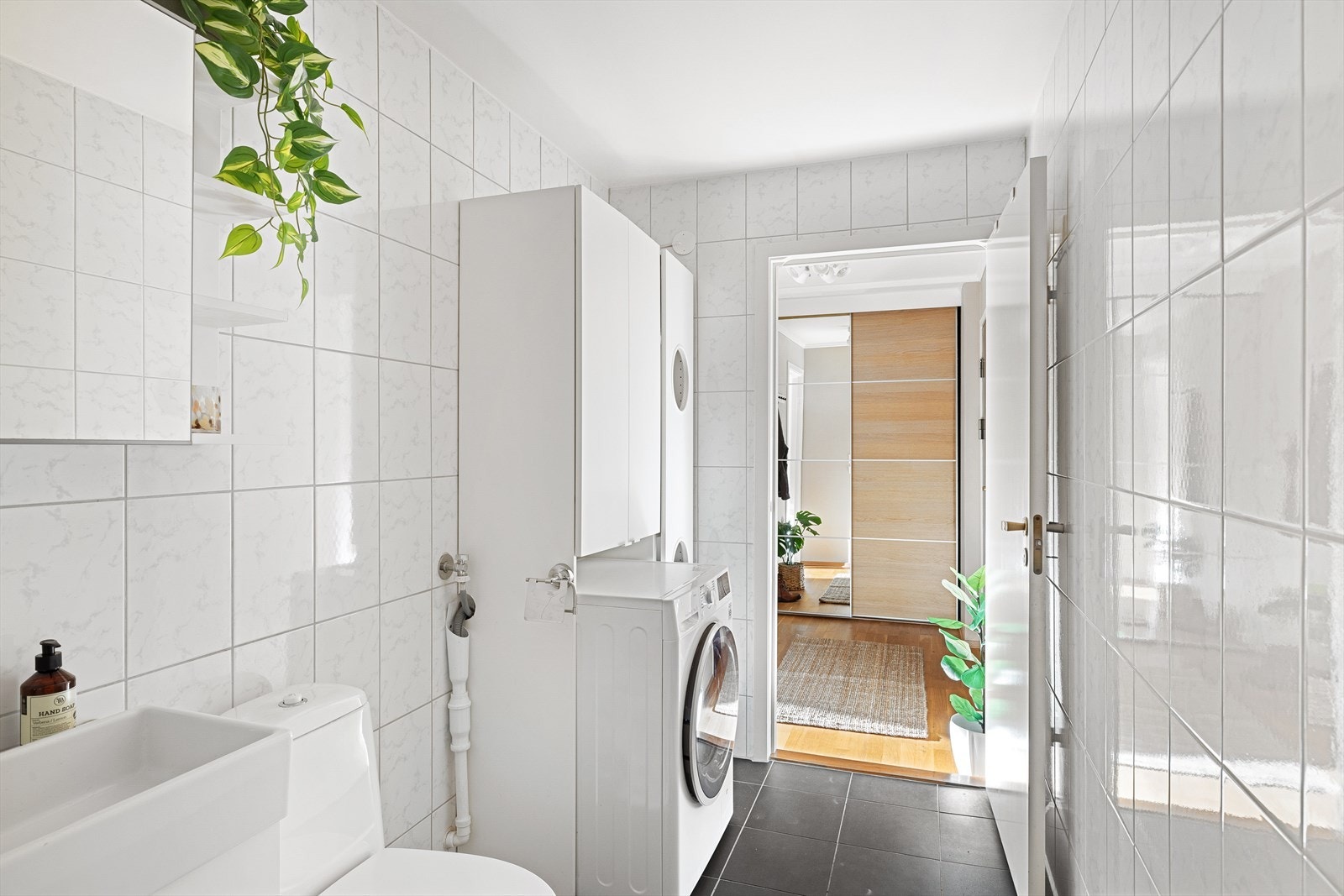 Ifølge tidligere salgsopplysninger ble badet oppusset av i 2011. Galleribilde