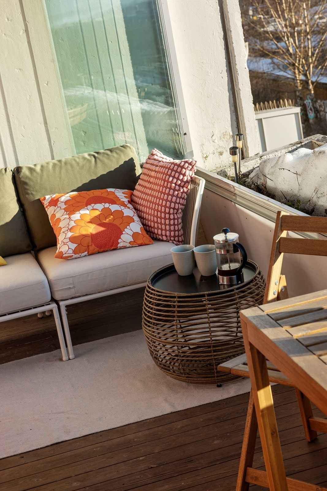 På terrassen er det en utebod på ca. 2 kvm som gir ekstra lagringsplass til utemøbler. Galleribilde