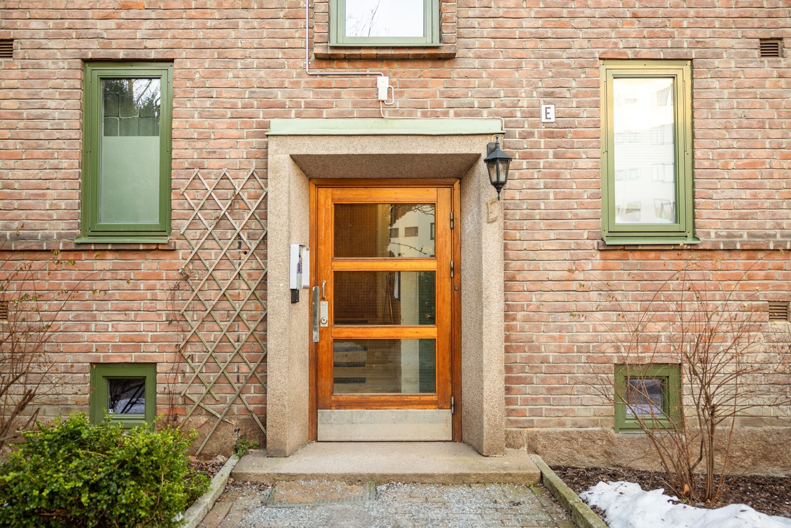 Boligen har en attraktiv og sentral beliggenhet med et rikt og variert butikk-, service- og kulturtilbud. Galleribilde