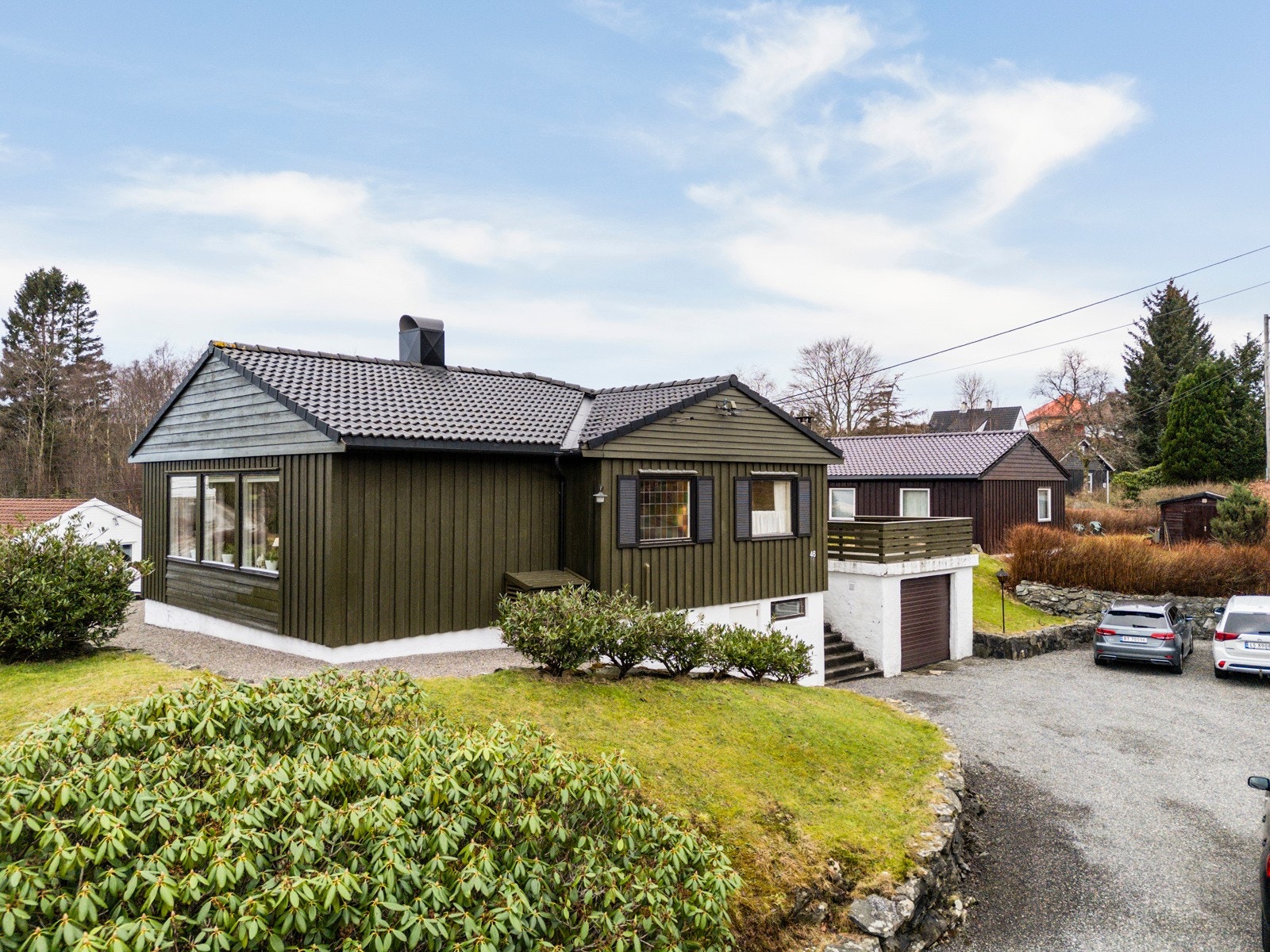 Velholdt enebolig med tilhørende garasje Galleribilde