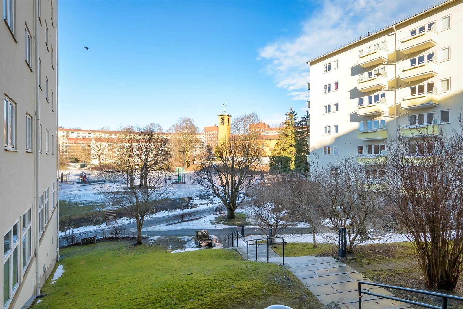 Vøyensvingen Borettslag består av 142 boliger med fasiliteter som fellesvaskeri, sykkelparkering og vaktmestertjeneste Galleribilde