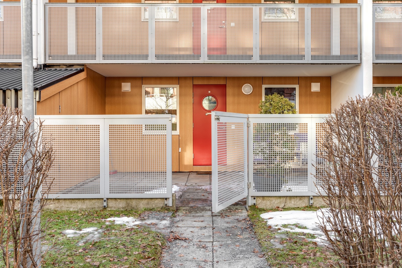 Privat og skjermet inngangsparti. Galleribilde