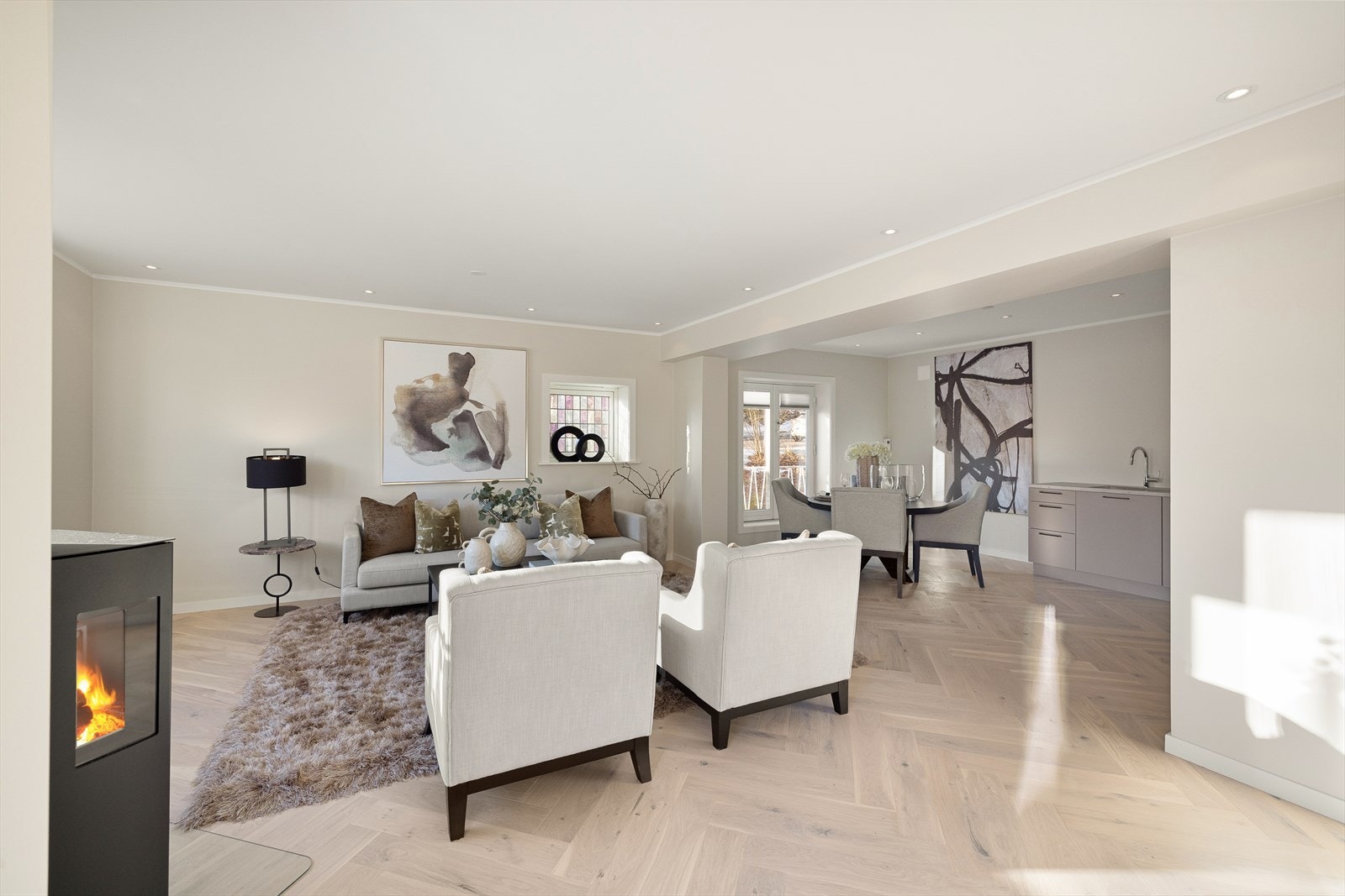 Leiligheten har en god planløsning med lekker standard og gode løsninger. Varmefolie i gulvet på stue, kjøkken og gang Galleribilde