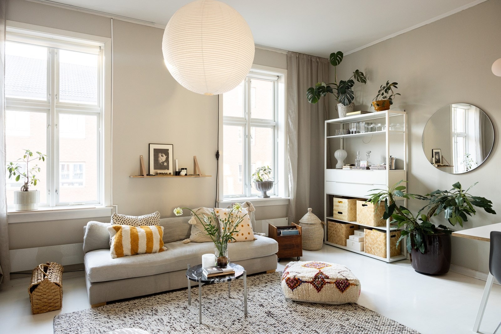 - Generøs takhøyde på ca. 3 meter - Galleribilde