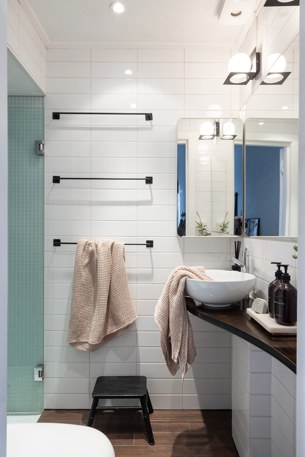 - Flislagt baderom fra ca. 2010/11 med varme i gulvet - Galleribilde