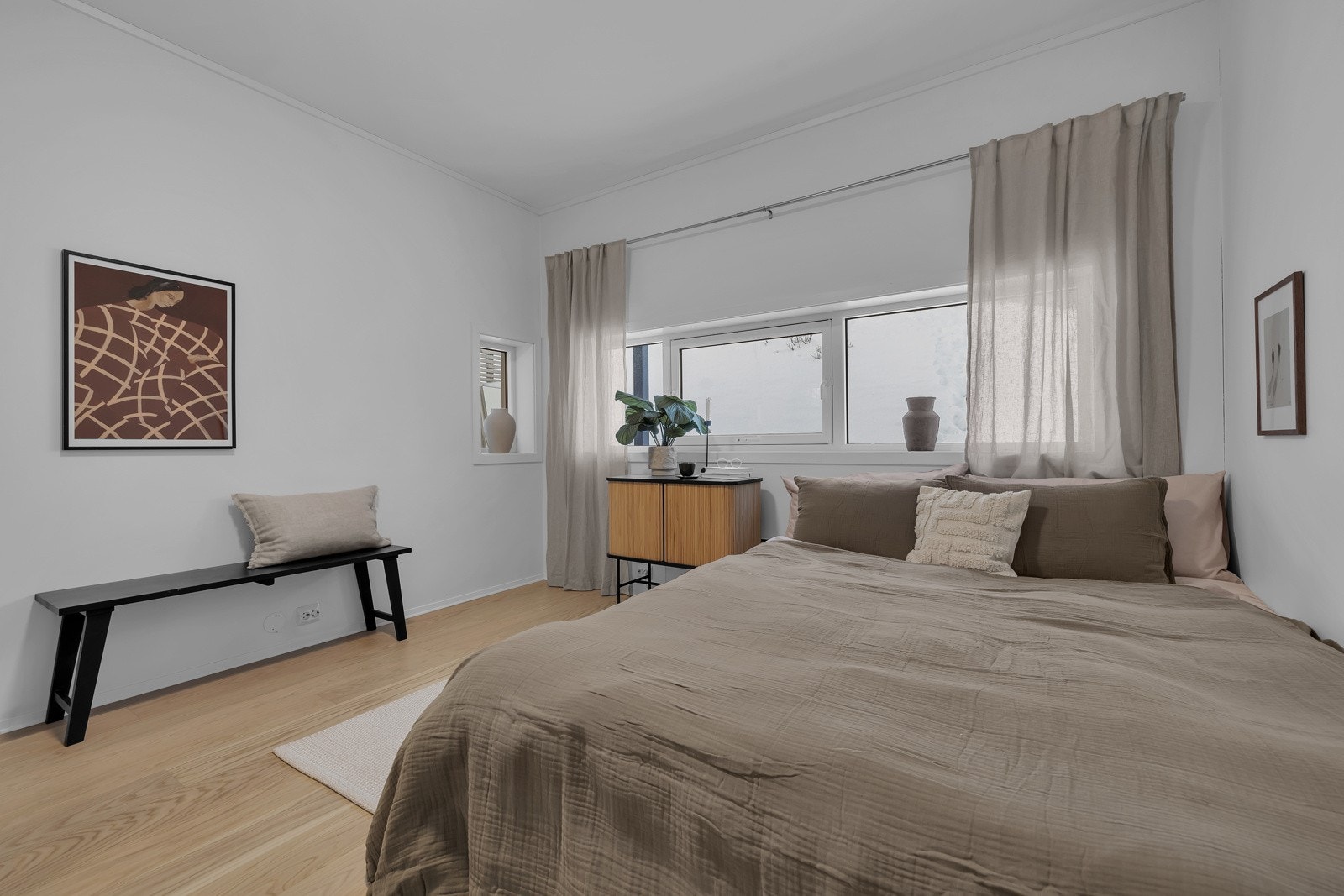 Boligen har totalt 3 flotte soverom med god størrelse. Galleribilde