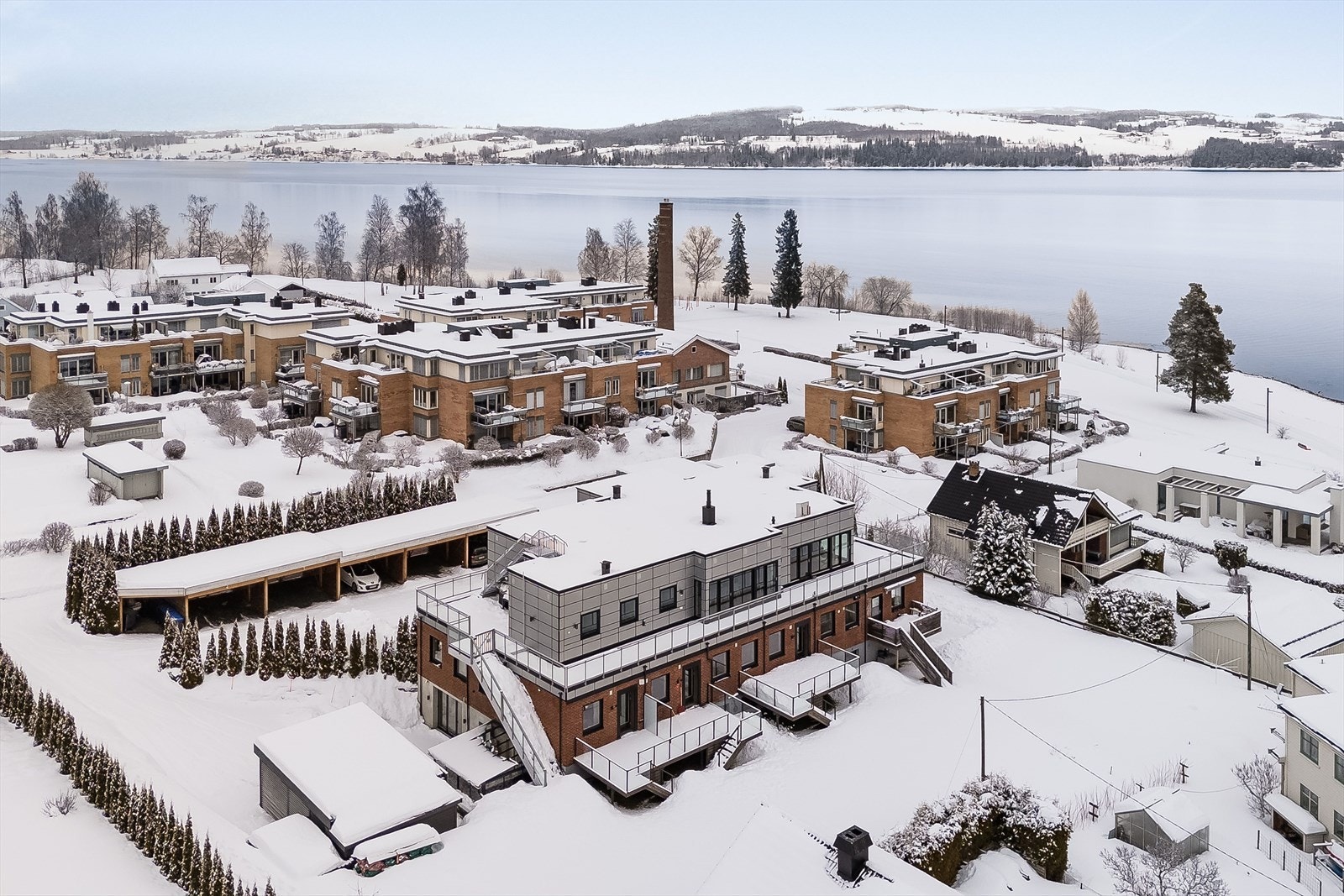 Unik beliggenhet! Flotte turmuligheter langs Mjøsa og badeplass like ved om sommeren! Galleribilde