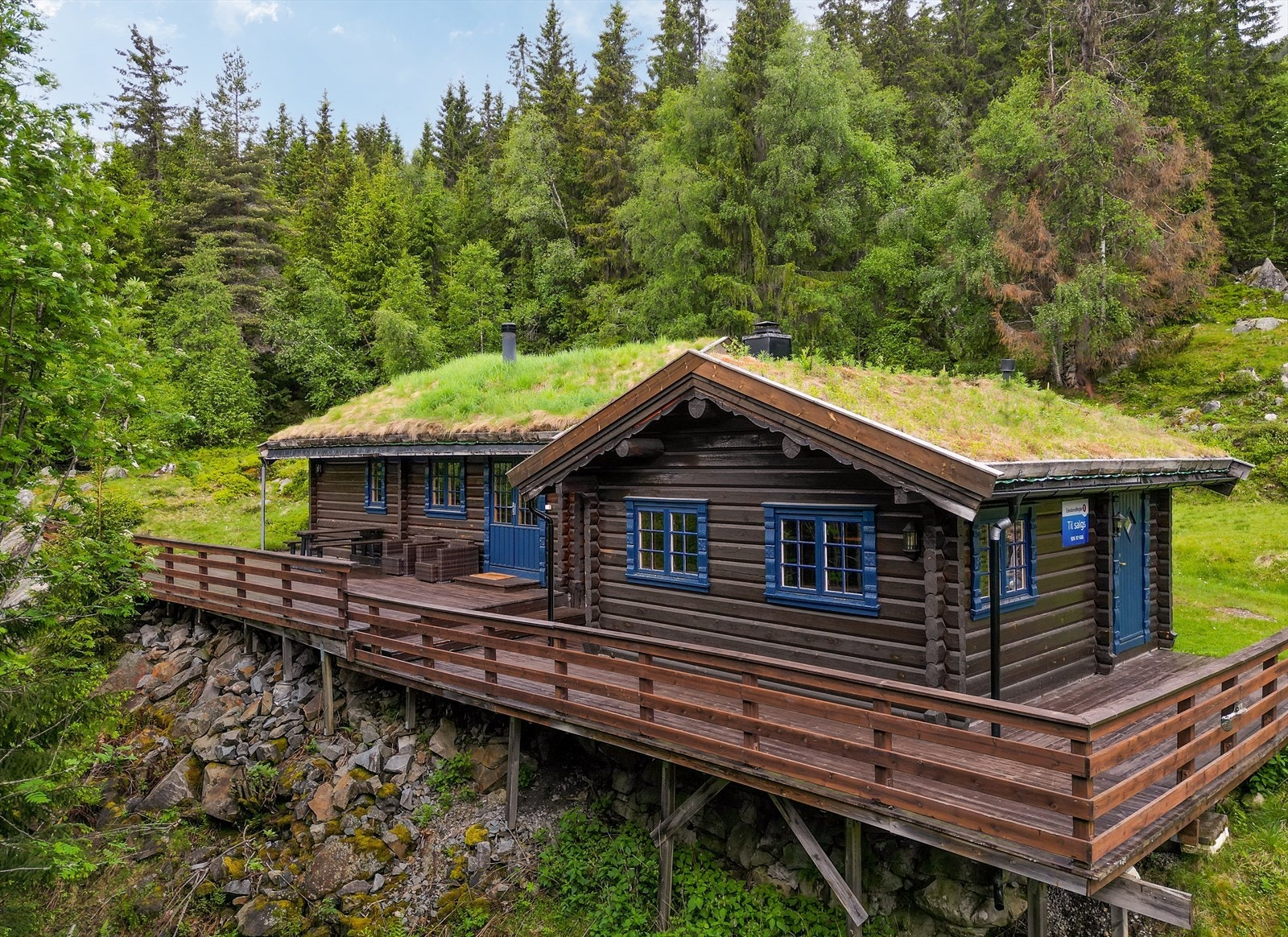 Hogstulvegen 137 ligger fint og usjenert til med få minutters kjøring fra Tuddalsvegen. Galleribilde