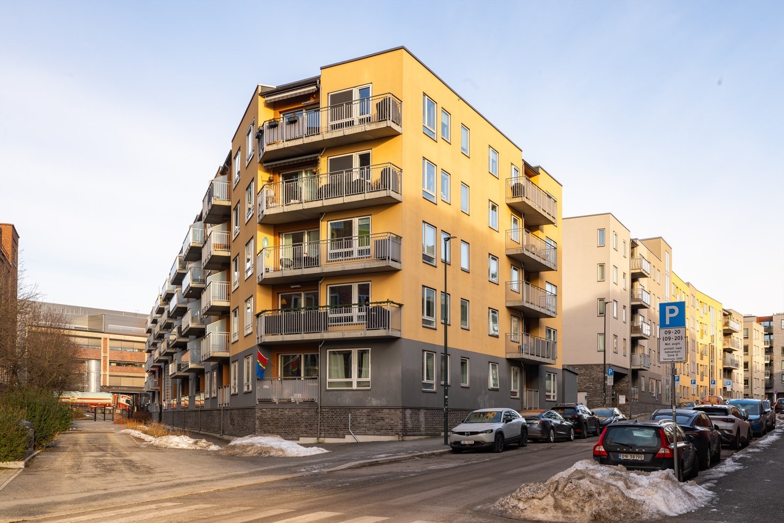 Sameiet består av 252 seksjoner (1 næringsseksjon som er barnehage). Galleribilde