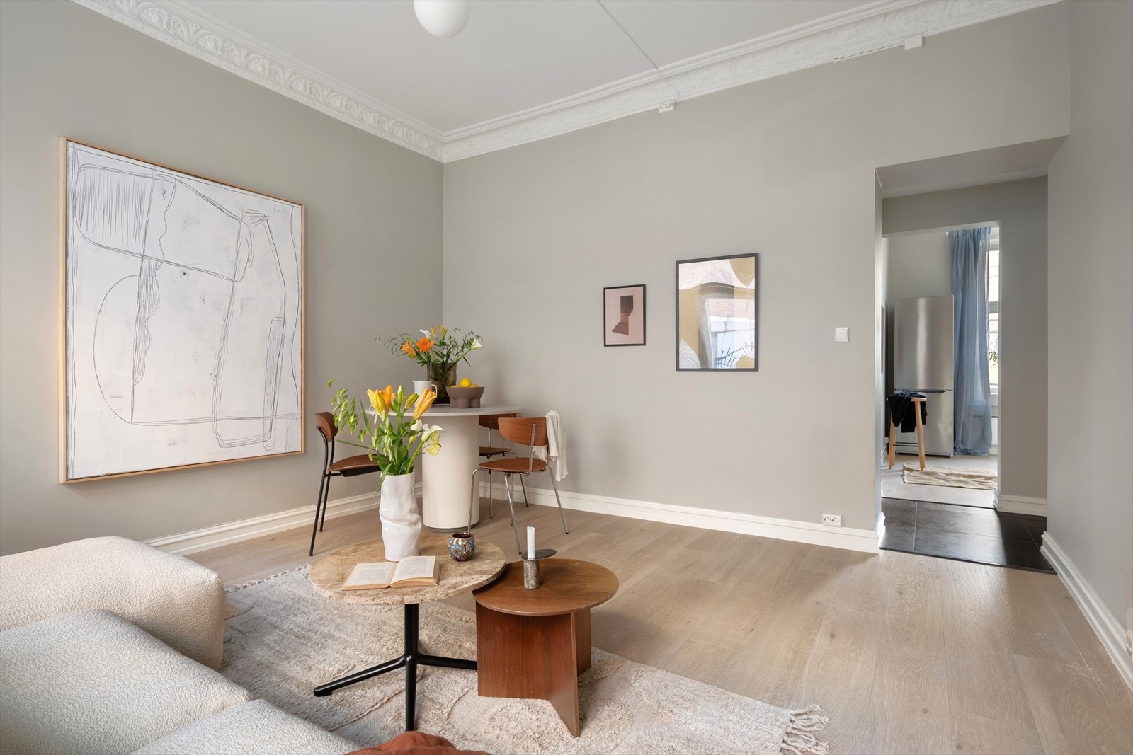 Spisestuen finner sin naturlige plass i hjørnet. Galleribilde