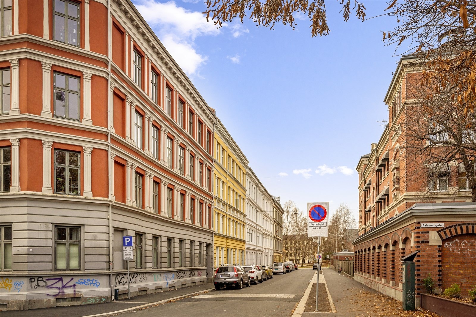 Her bor du i en rolig sidegate, rett ved Birkelunden. Galleribilde