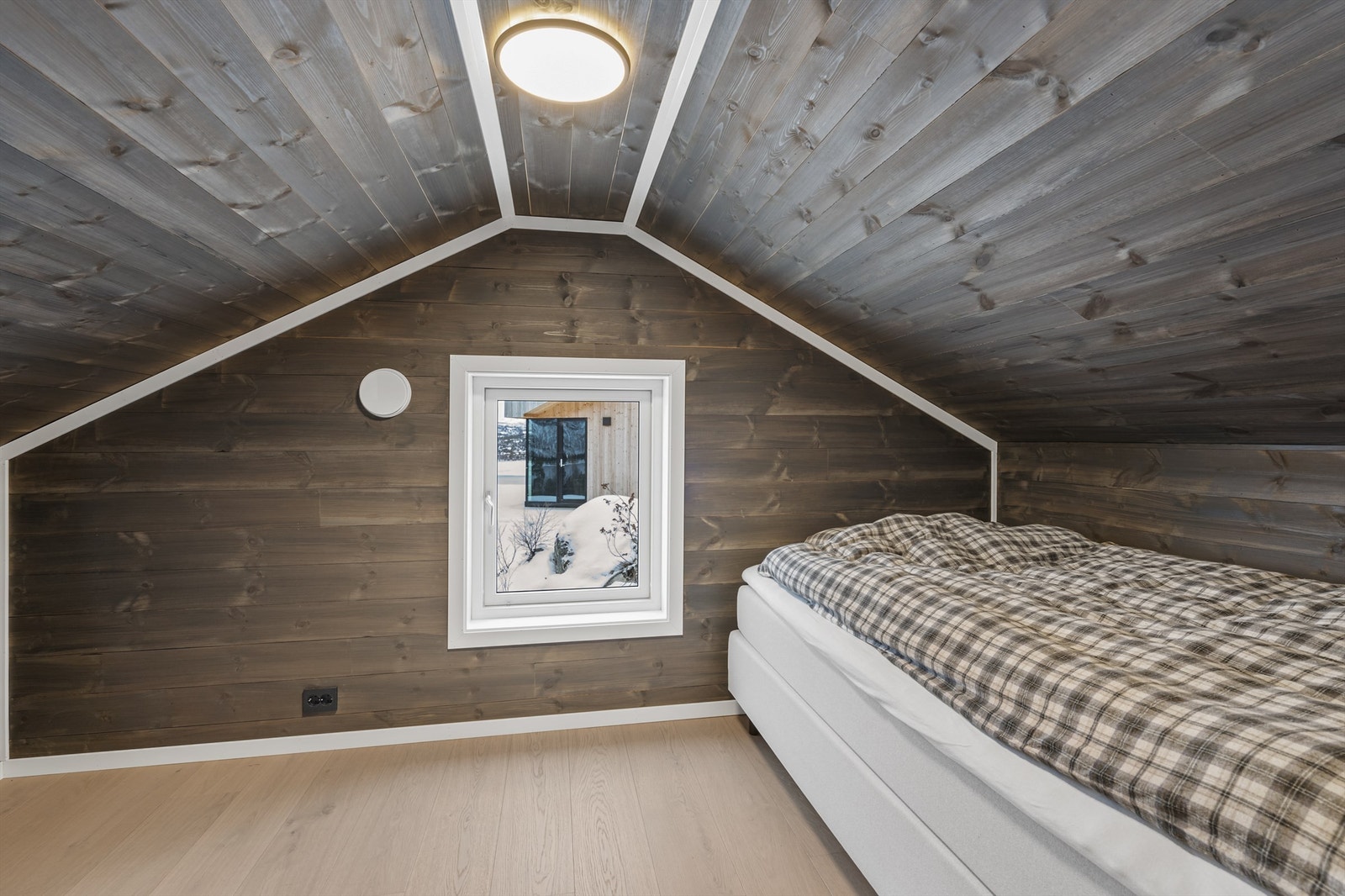 Sovealkove 1 på hemsen ( ikke godkjent til varig opphold grunnet takhøyde ) Galleribilde