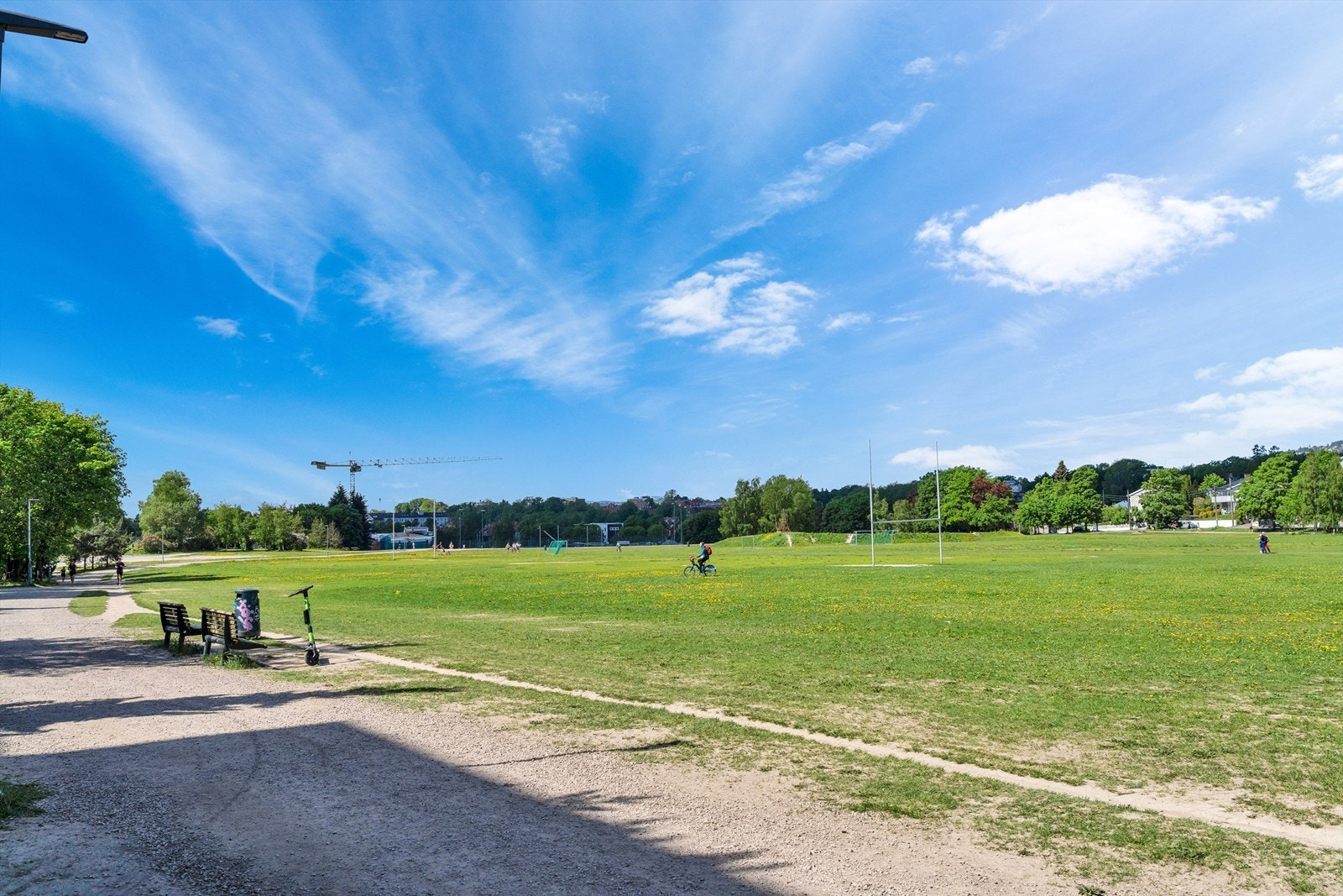 Få minutters gange unna ligger flere flotte parkområder. Voldsløkka er et naturlig sted å oppsøke for alle som bor på Sagene, Tåsen og Bjølsen. Galleribilde