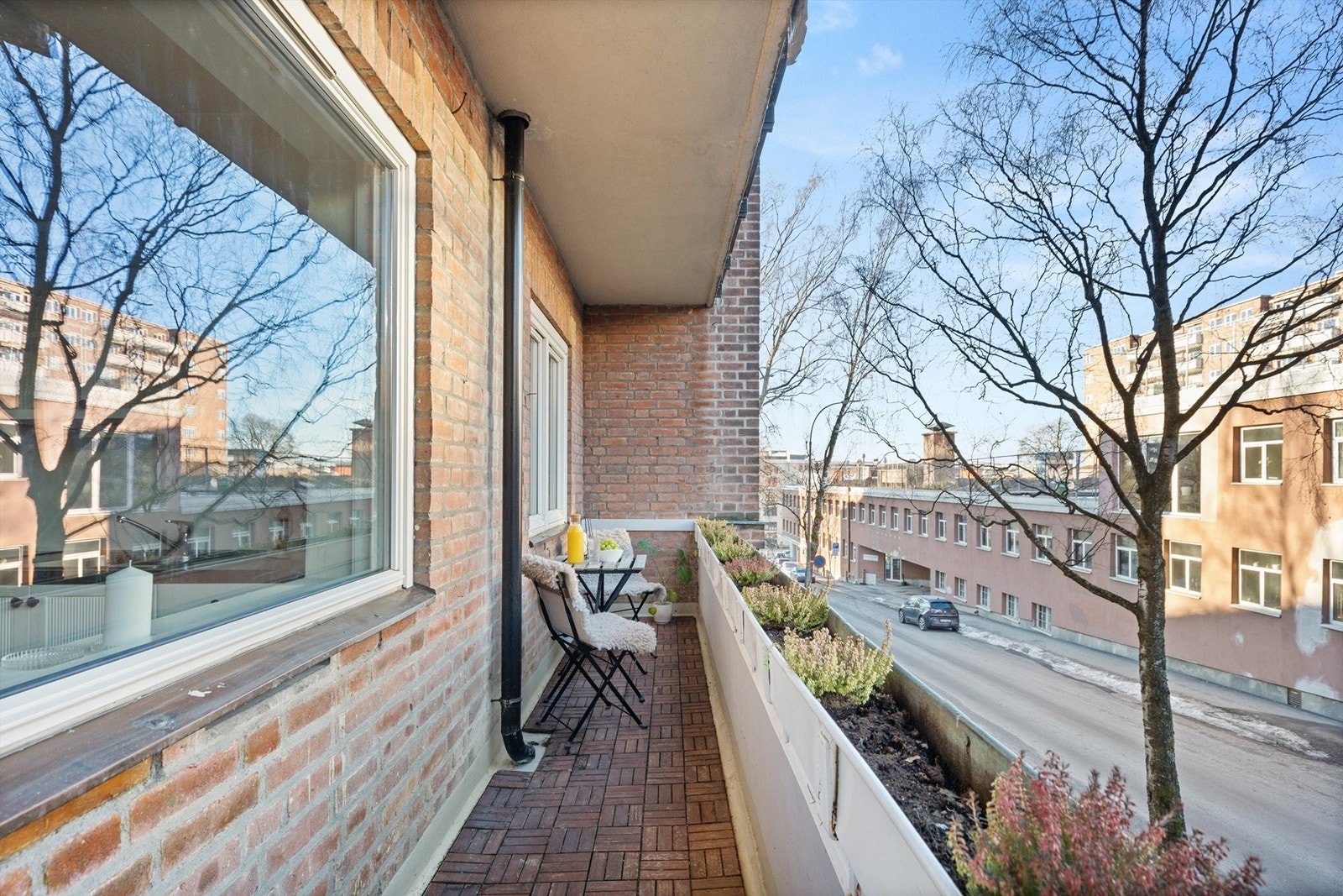 Nora Larsen Rørvik v/ Krogsveen har gleden av å presentere denne lyse og pene 2-roms leiligheten beliggende på Sinsen/Rosenhoff. Galleribilde