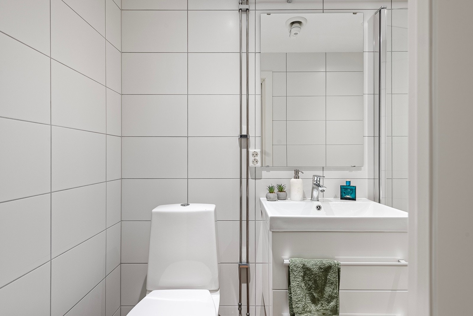 Det er også downlights og gulvvarme som gir en lun atmosfære Galleribilde