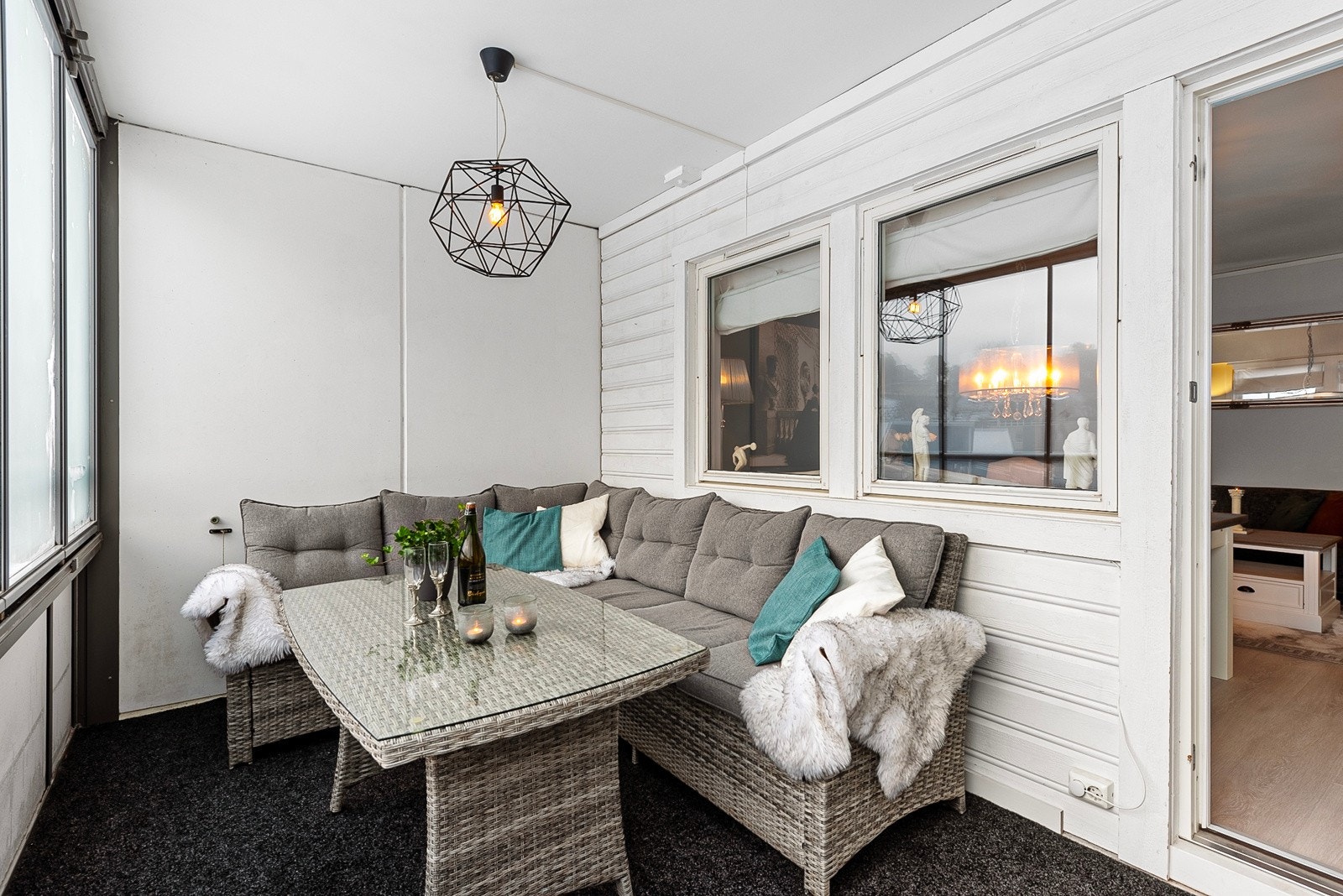 Innglasset balkong på ca. 10 kvm Galleribilde