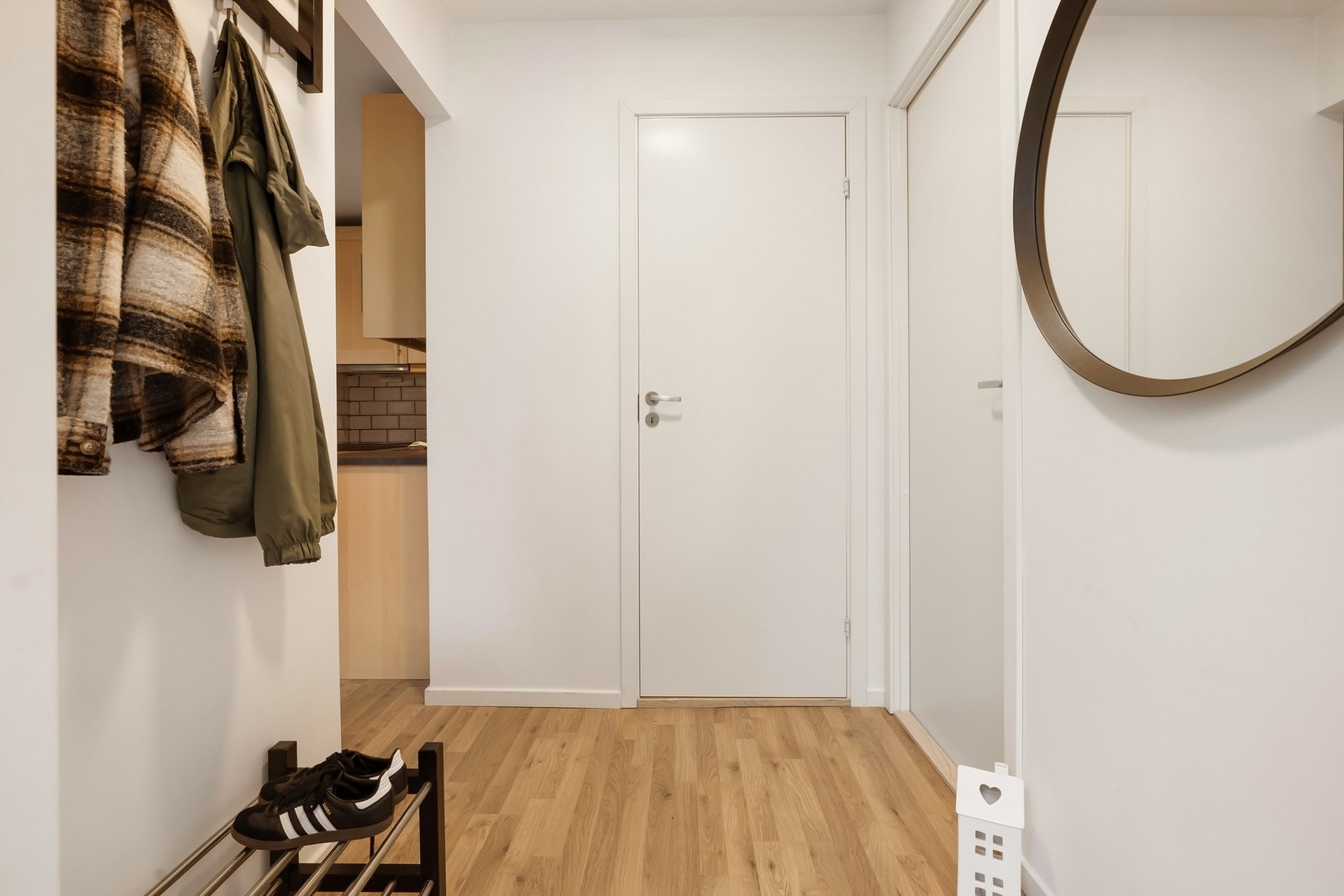 Flott entré på 2,8 m². Galleribilde