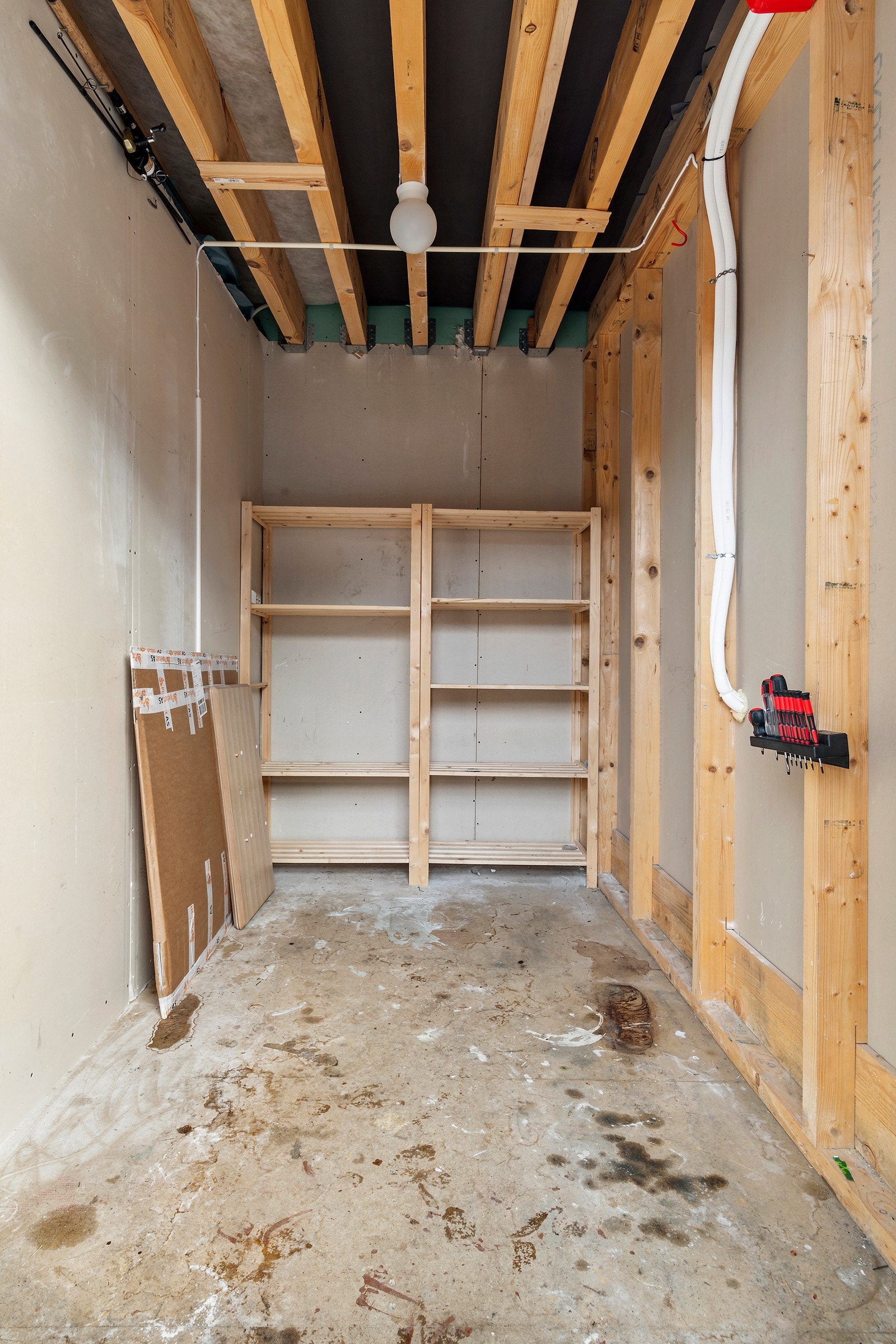 Sportsbod med tilkomst fra veranda i andre etasje. Galleribilde