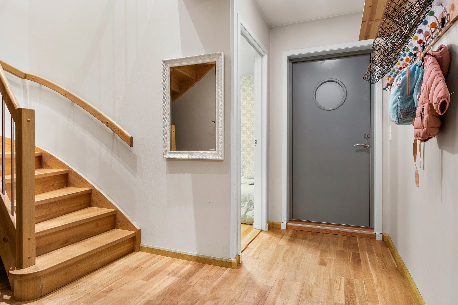 Her er også inngang fra bakkeplan. Galleribilde