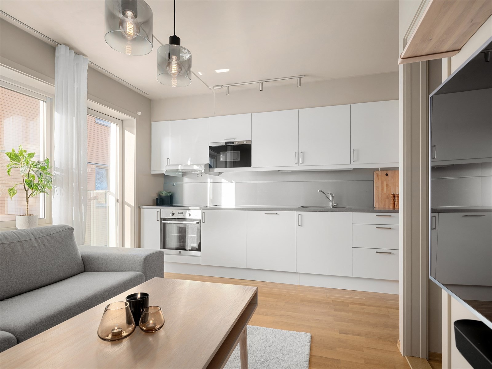 Boligen fremstår svært delikat med moderne farge- og materialvalg som gir en god romfølelse. Galleribilde