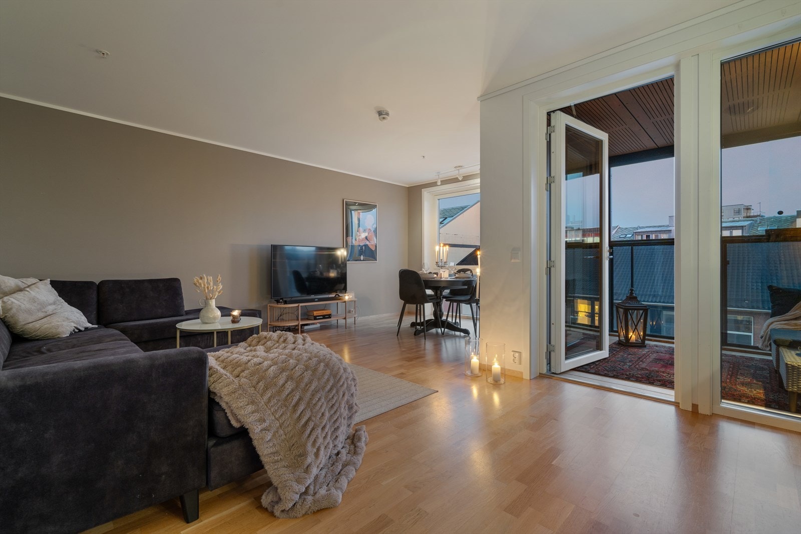 Christian Strandheim Jørgensen v/ DNB Eiendom ønsker deg velkommen til Ramsalt og denne tiltalende 2-romsleiligheten i 5. etasje! Galleribilde