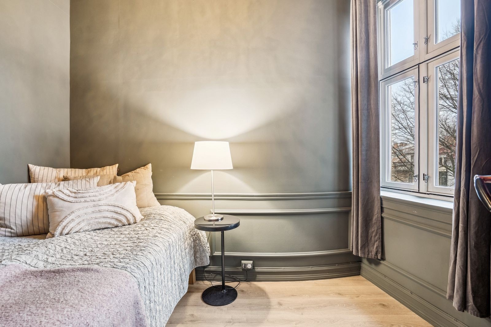 Soverom 2 - plass til dobbeltseng og garderobe Galleribilde