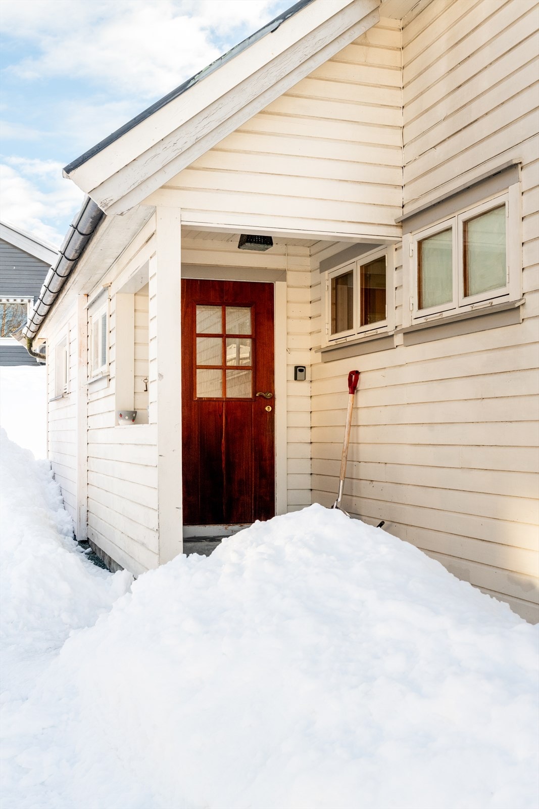 Boligen har en eiet tomt på 954.2 m2. Galleribilde