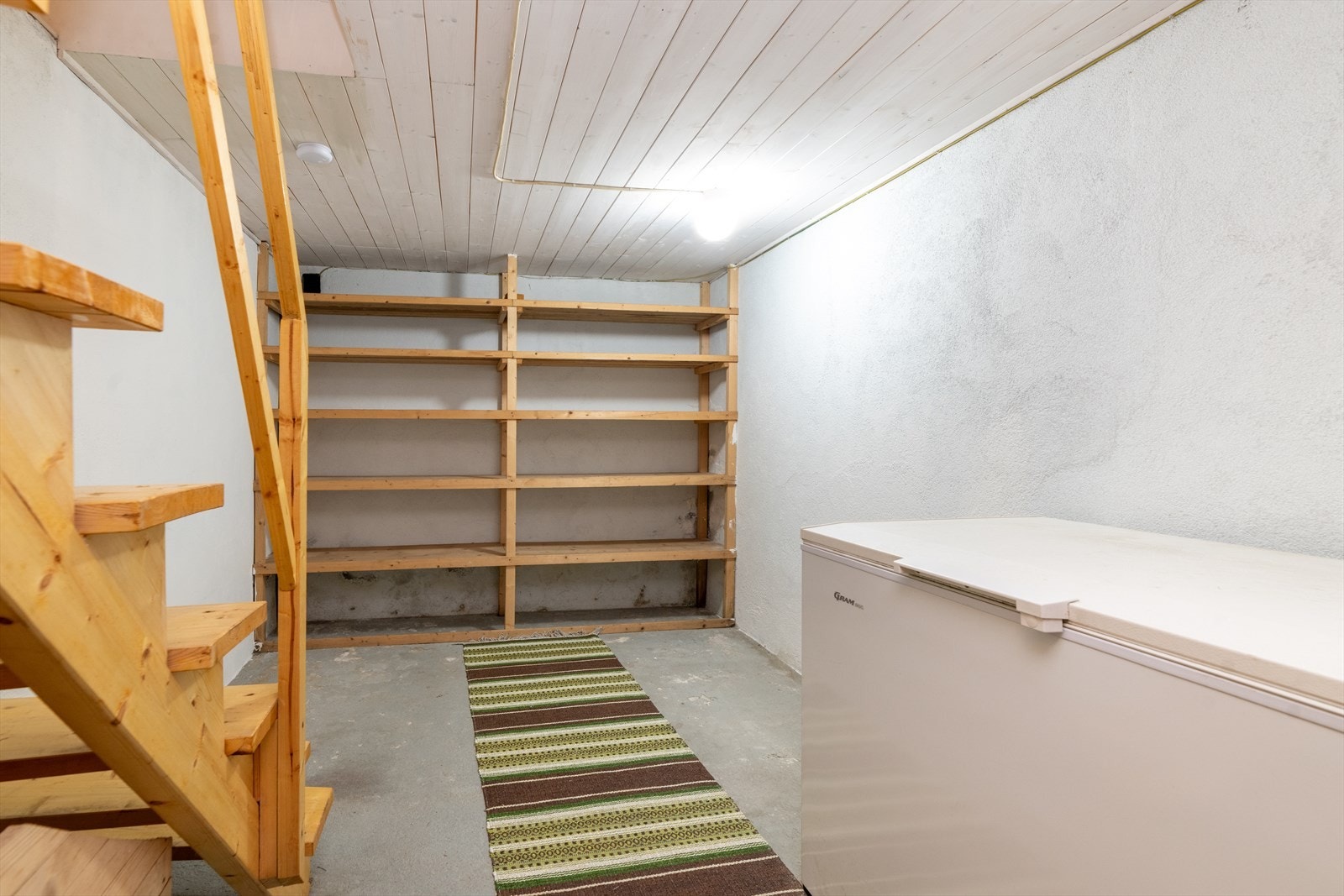 Gang/trapperom i kjeller Galleribilde