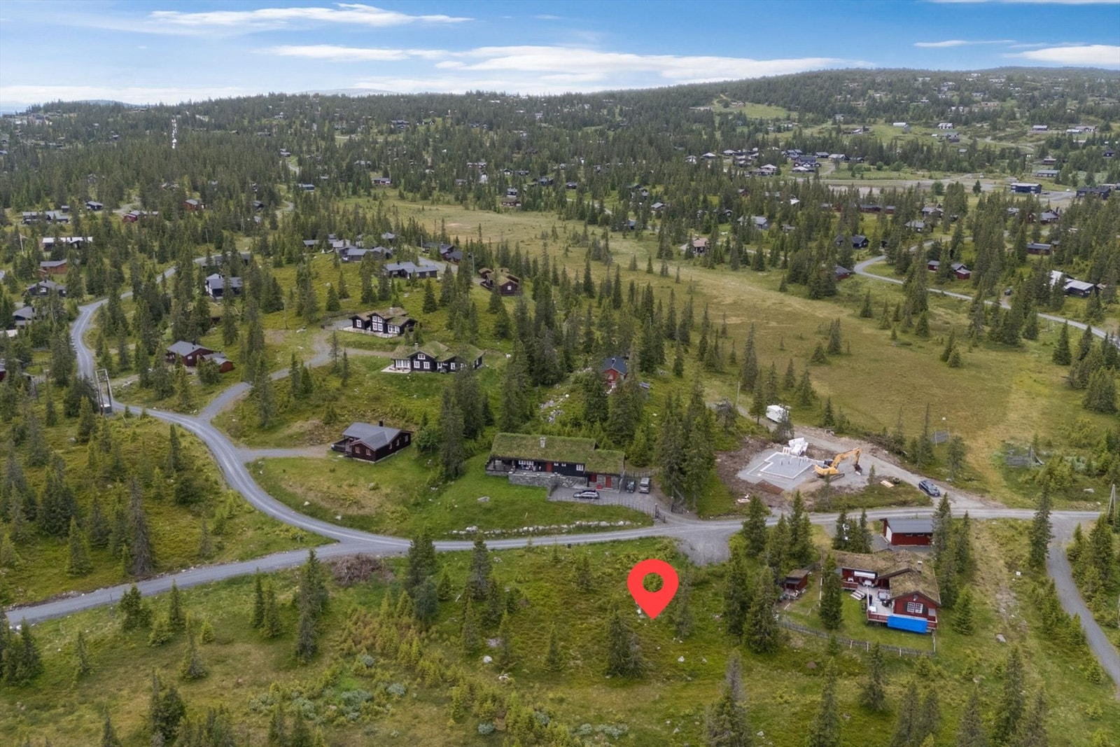 Dronefoto over tomt. Her i retning mot Lunkefjell og Nordseter Galleribilde