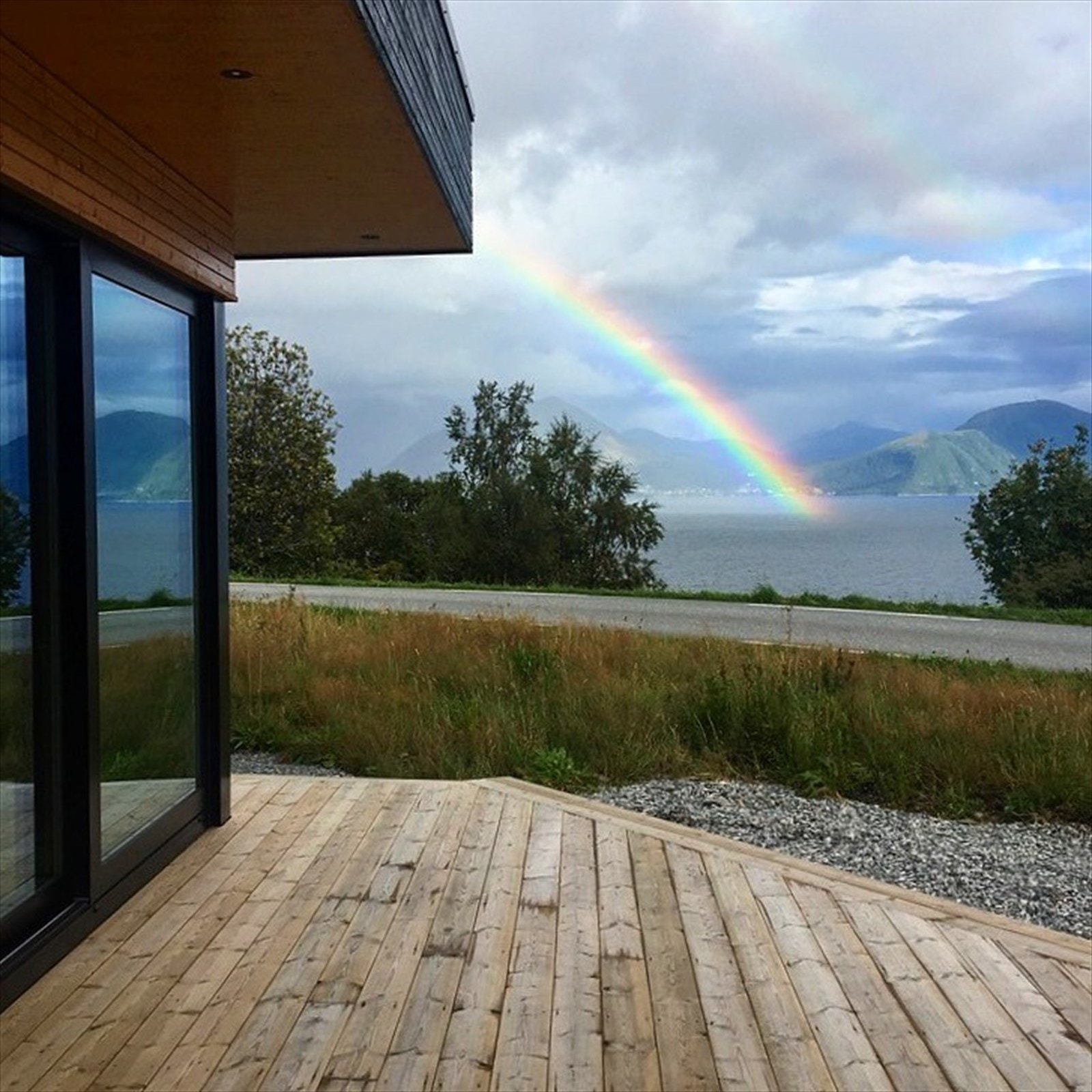 Utsikt mot sjøen Galleribilde