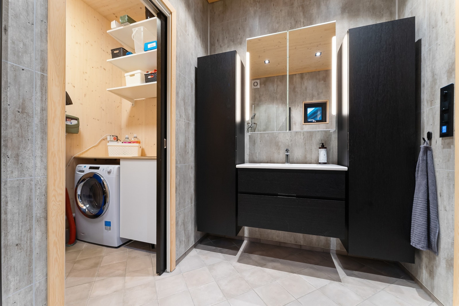 Vaskerom Galleribilde