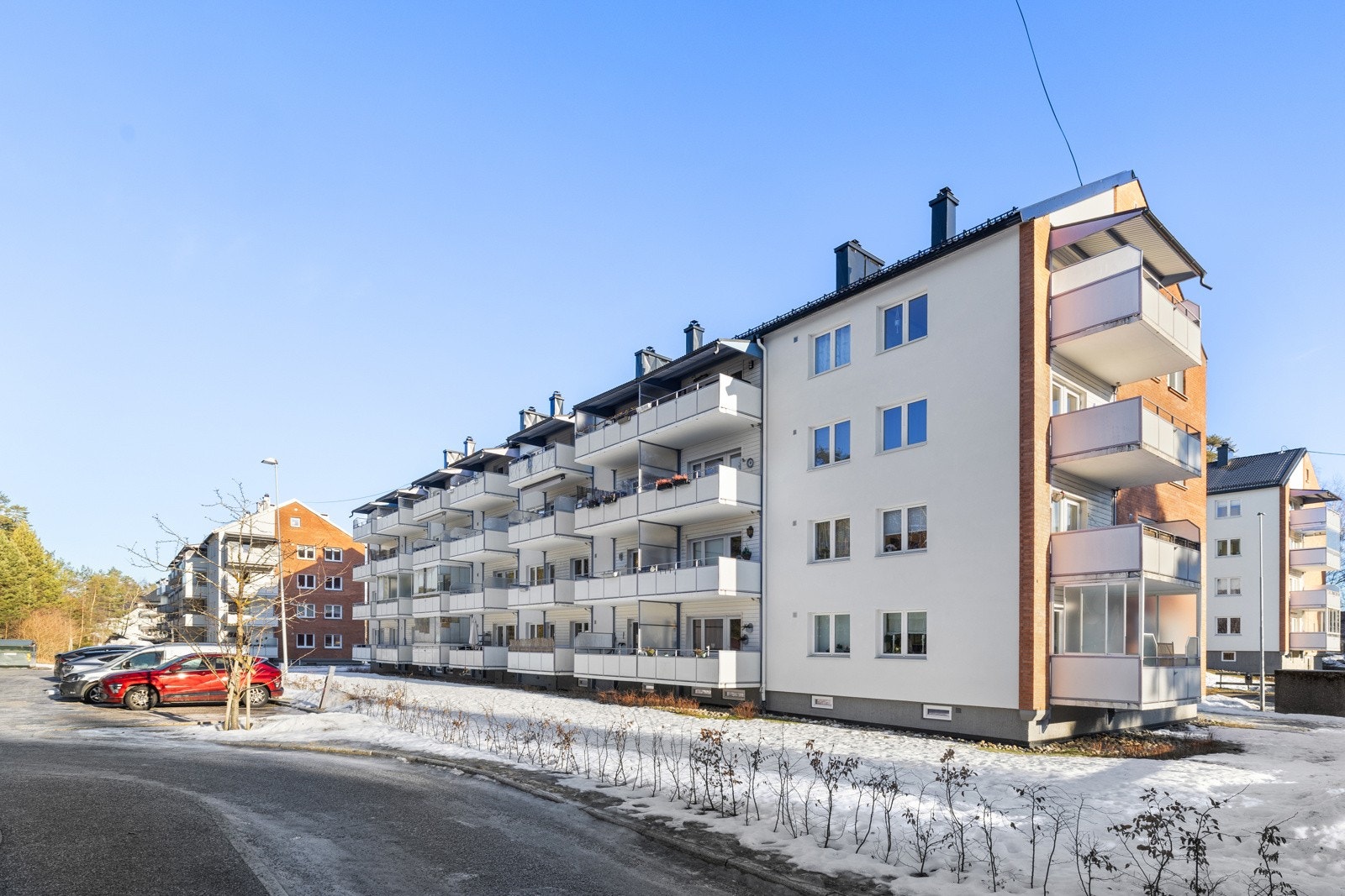 Borettslaget består av 270 andelsleiligheter fordelt på 11 bygninger. Galleribilde