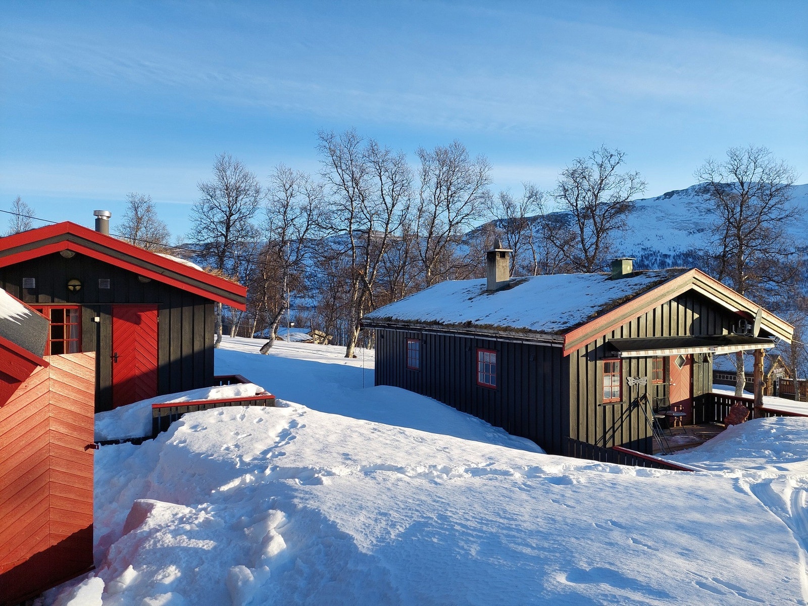 Her presenteres en flott fritidsbolig på 46 kvm med tilhørende anneks. Galleribilde