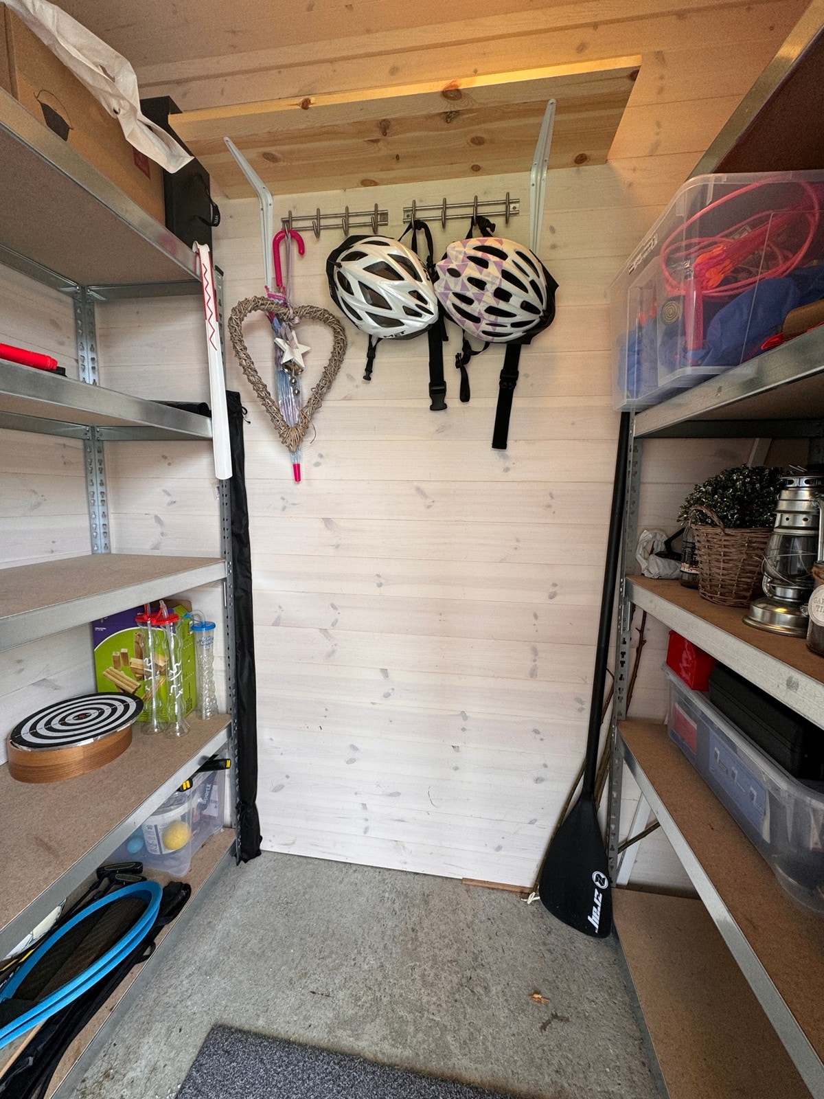 Stor og fin bod til å kunne oppbevare aktivitetsutstyr Galleribilde