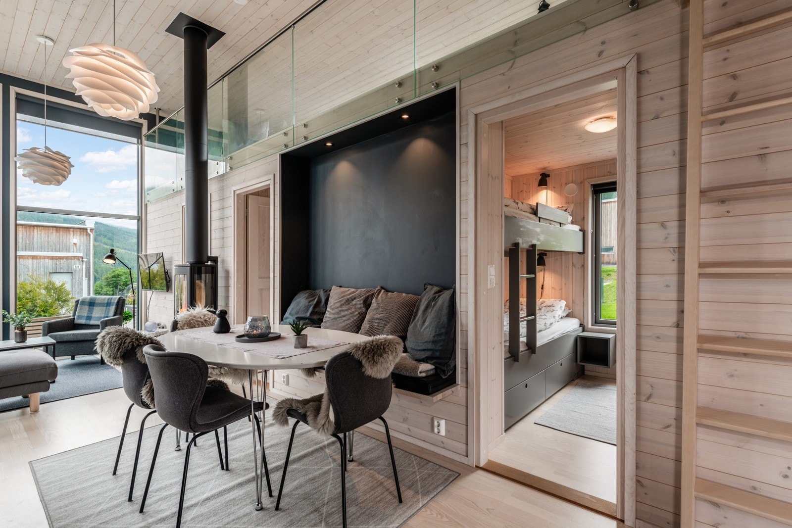 Med en innebygd benk Galleribilde