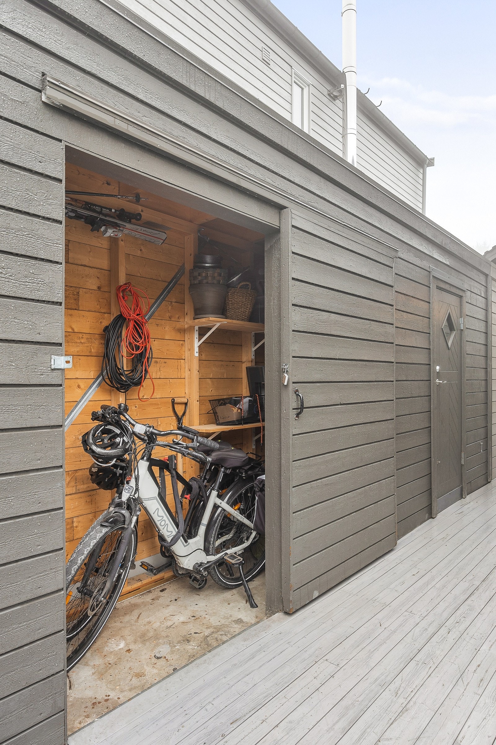 Utebod ved inngangspartiet. Galleribilde