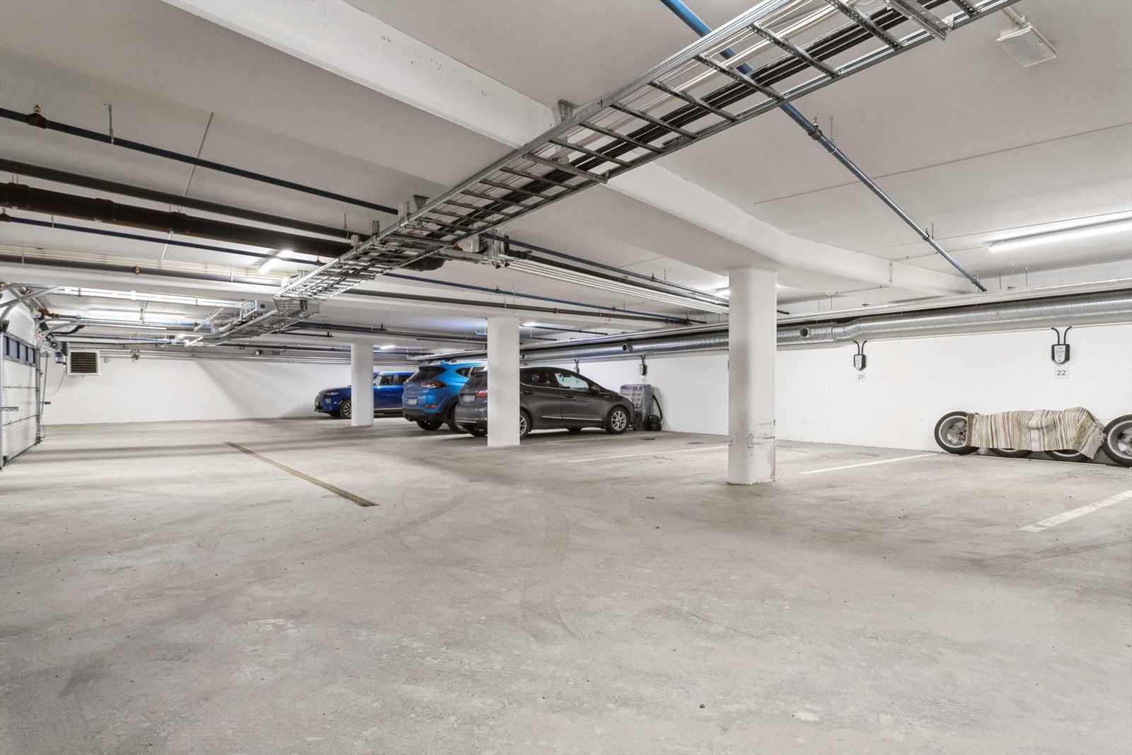 Det medfølger p-plass i felles garasjeanlegg. Galleribilde