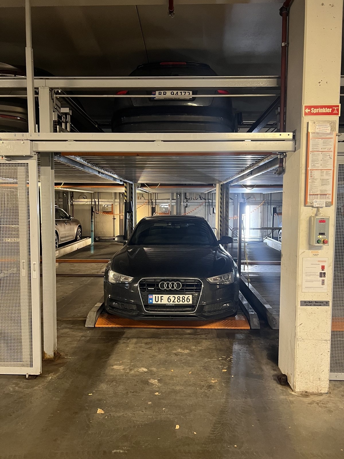 Med salget følger det en garasjeplass med opplegg for el-lading Galleribilde