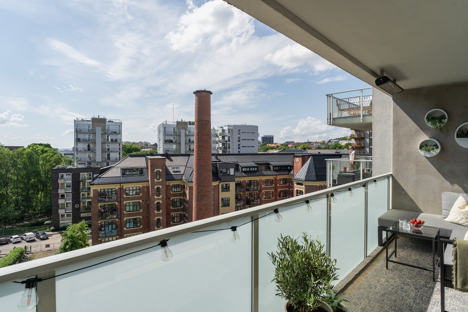 Nydelig sydvendt balkong på 11 m² Galleribilde