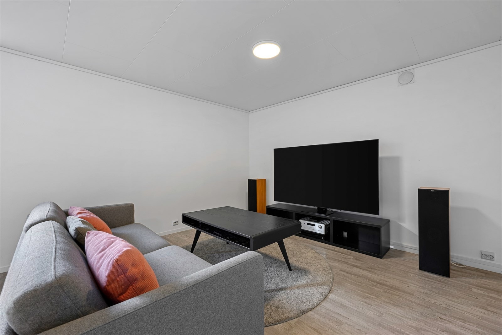 Kjellerstue 02 Galleribilde