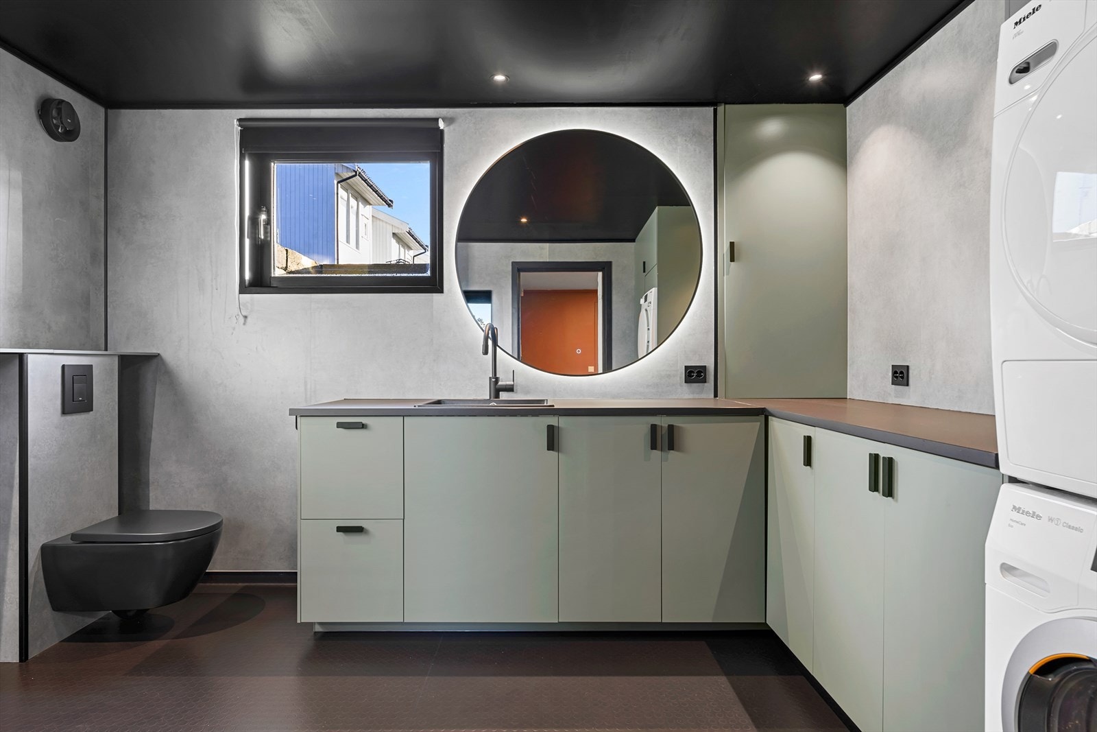 Kjeller vaskerom/bad Galleribilde