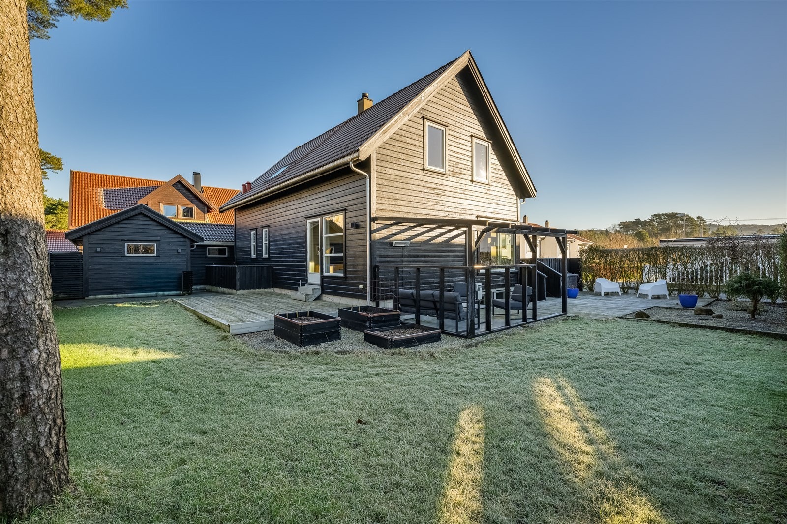 Lunt og pent uteområde Galleribilde