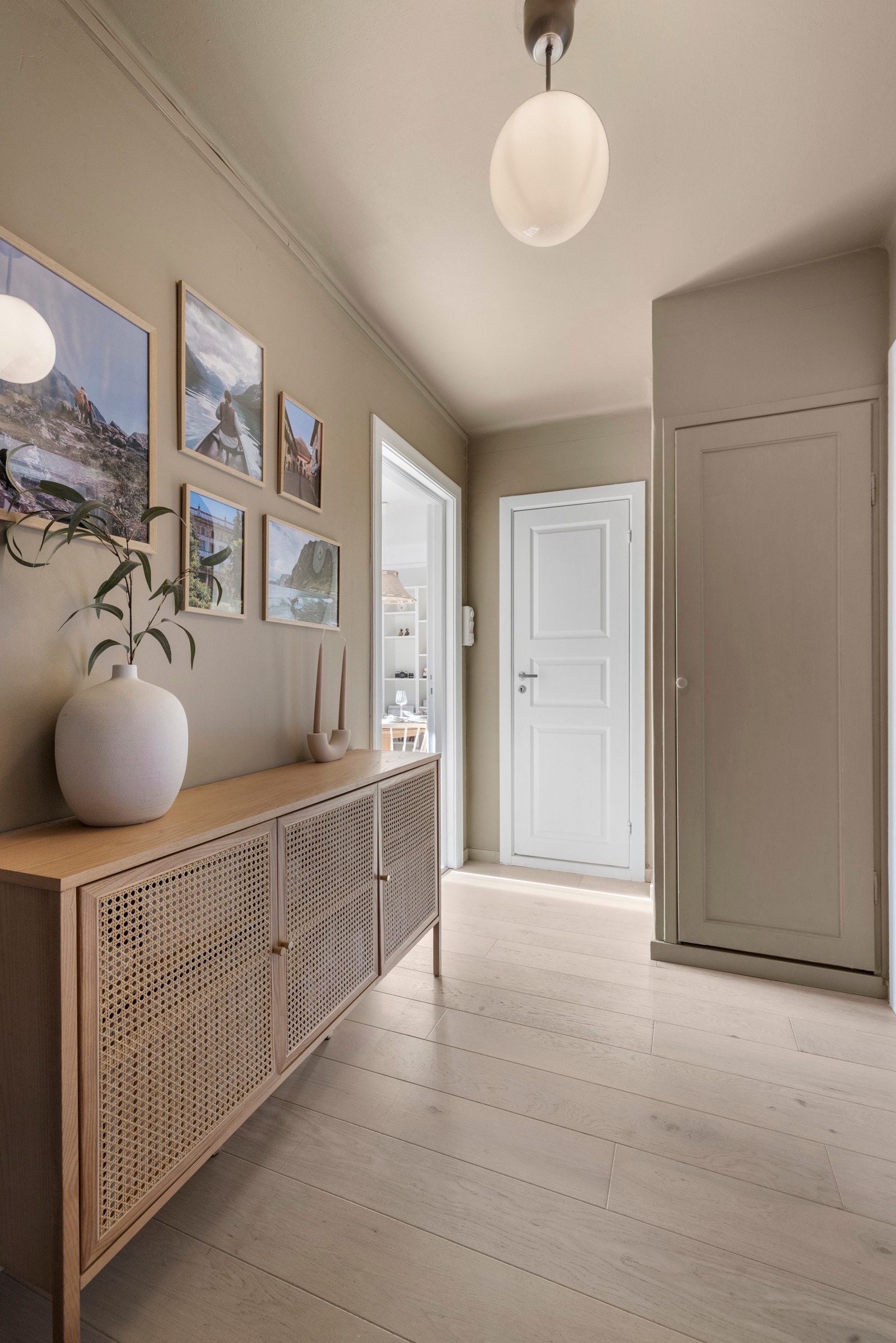 En gjennomført leilighet som man kan flytte rett inn i. Galleribilde