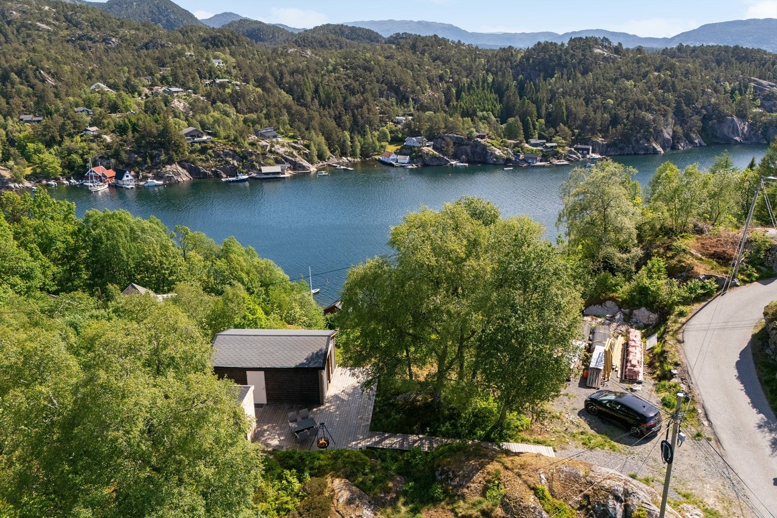 Vei like til døren. Galleribilde