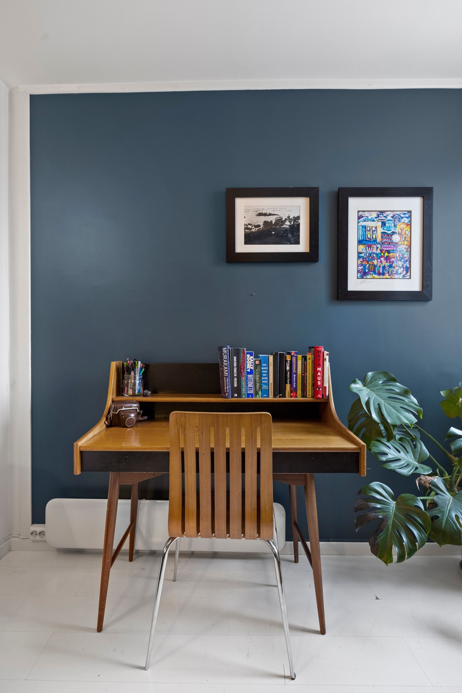 Plass til en skrivepult på soverommet slik at du kan benytte deg av hjemmekontor. Galleribilde