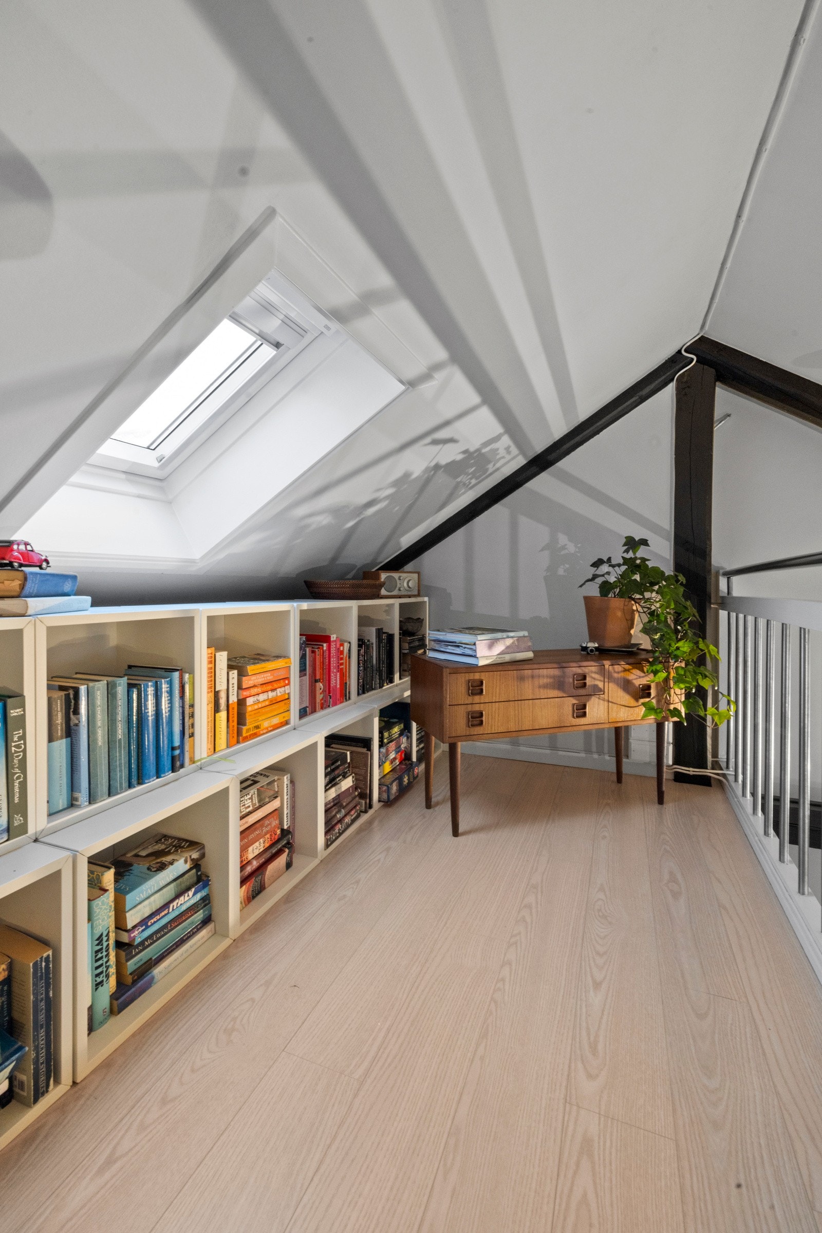 Gulvarealet på hemsen er ca. 19 kvm. Galleribilde