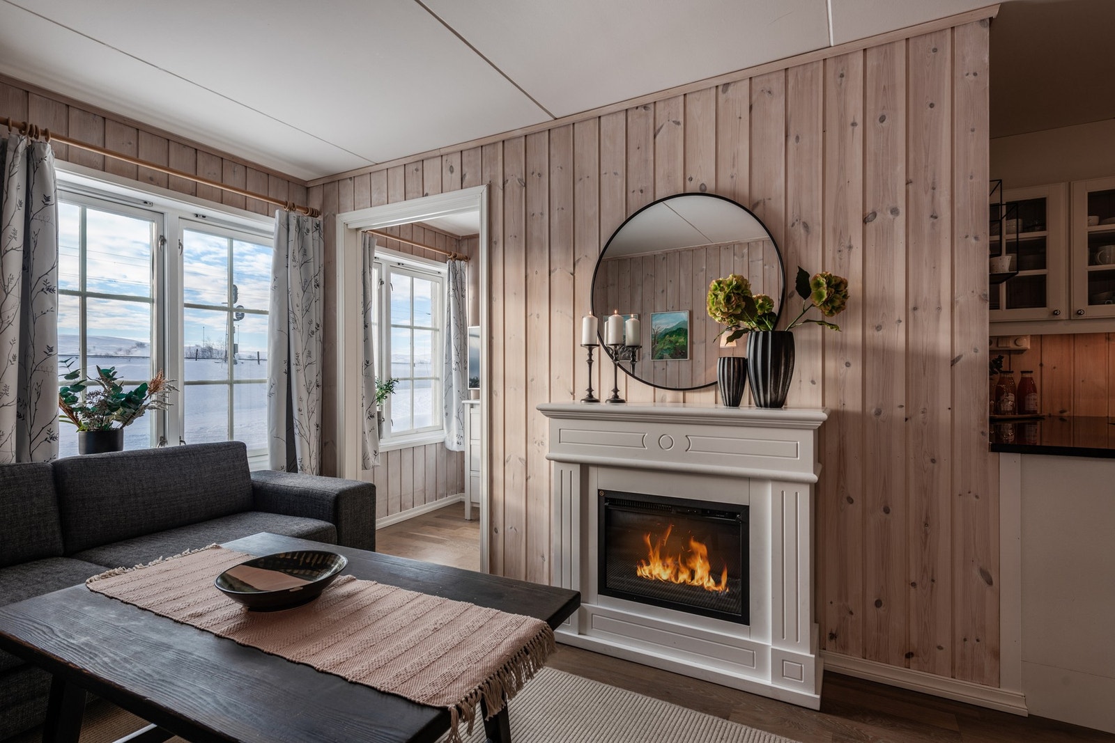 Peis med varmevifte i stuen Galleribilde