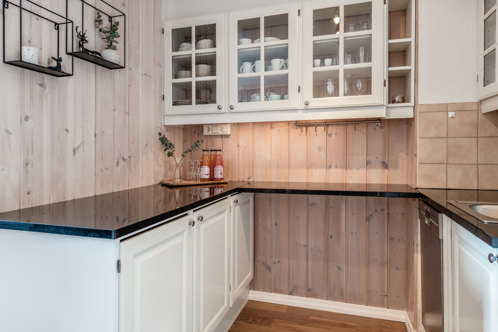 Kjøkkenet er både lekkert og stilfullt Galleribilde