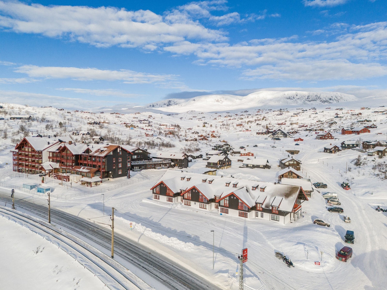 Fra leiligheten kan man spenne på seg skiene og benytte seg av løypenettet i alle himmelretninger, sjekk skisporet.no for live oppdatering på langrennsløypene og tråkkemaskinen Galleribilde